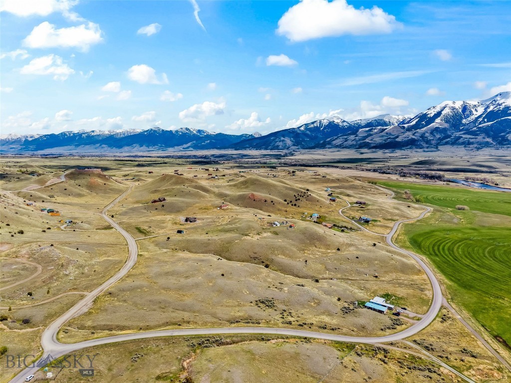 158 Dry Creek Road S, Emigrant MT 59027