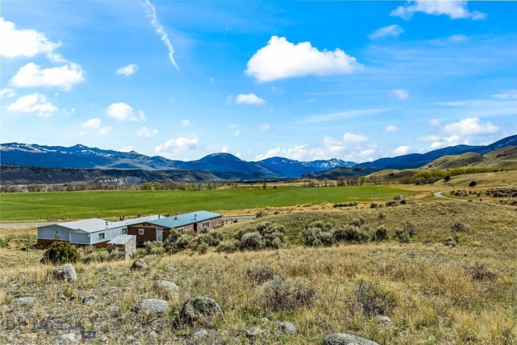 158 Dry Creek Road S, Emigrant MT 59027