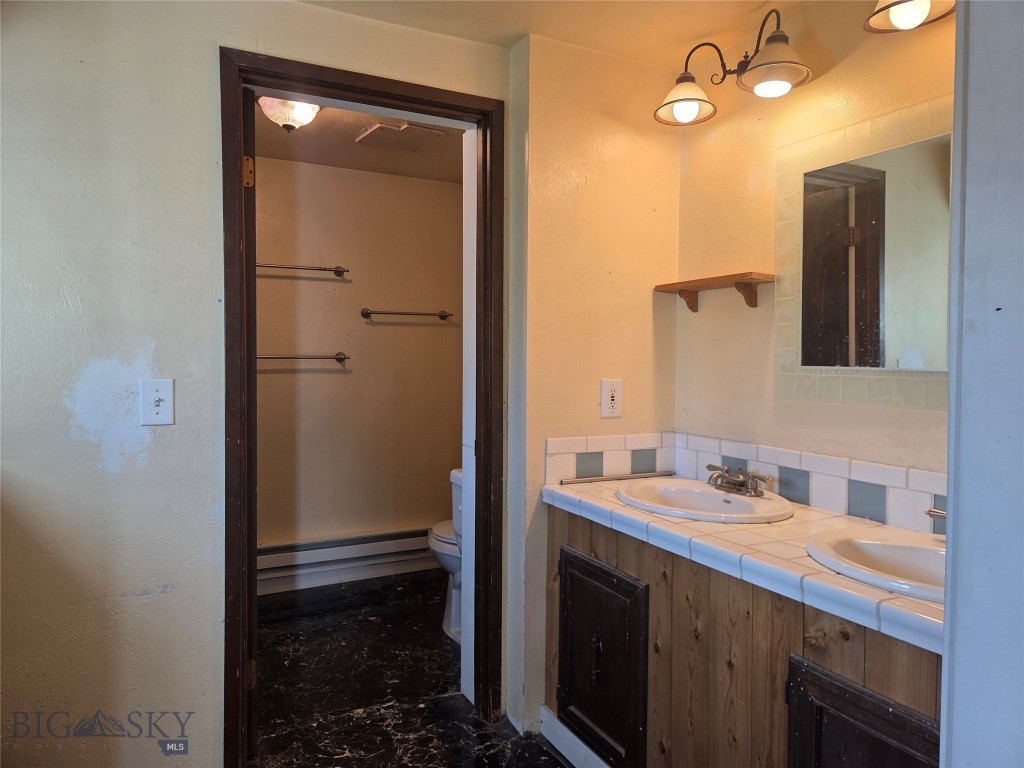 158 Dry Creek Road S, Emigrant MT 59027
