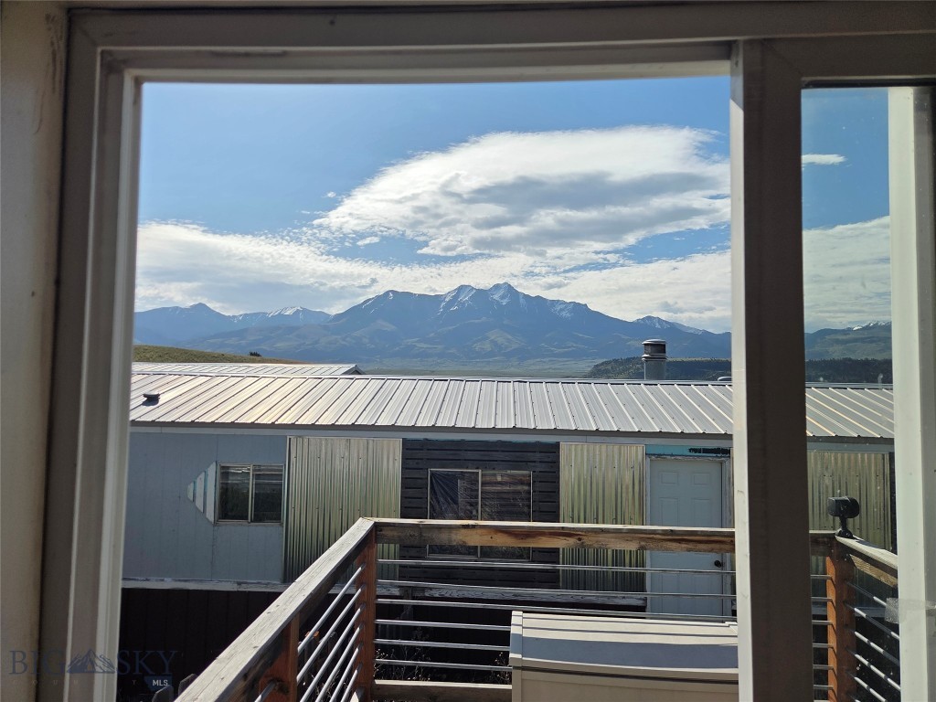 158 Dry Creek Road S, Emigrant MT 59027