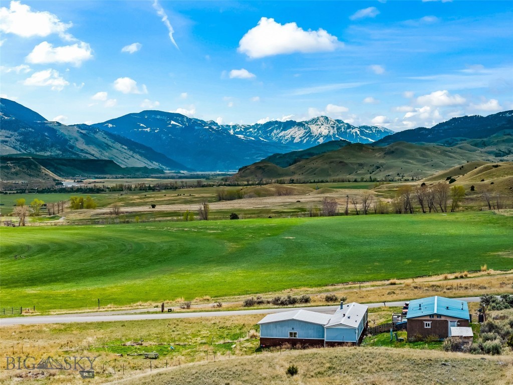 158 Dry Creek Road S, Emigrant MT 59027