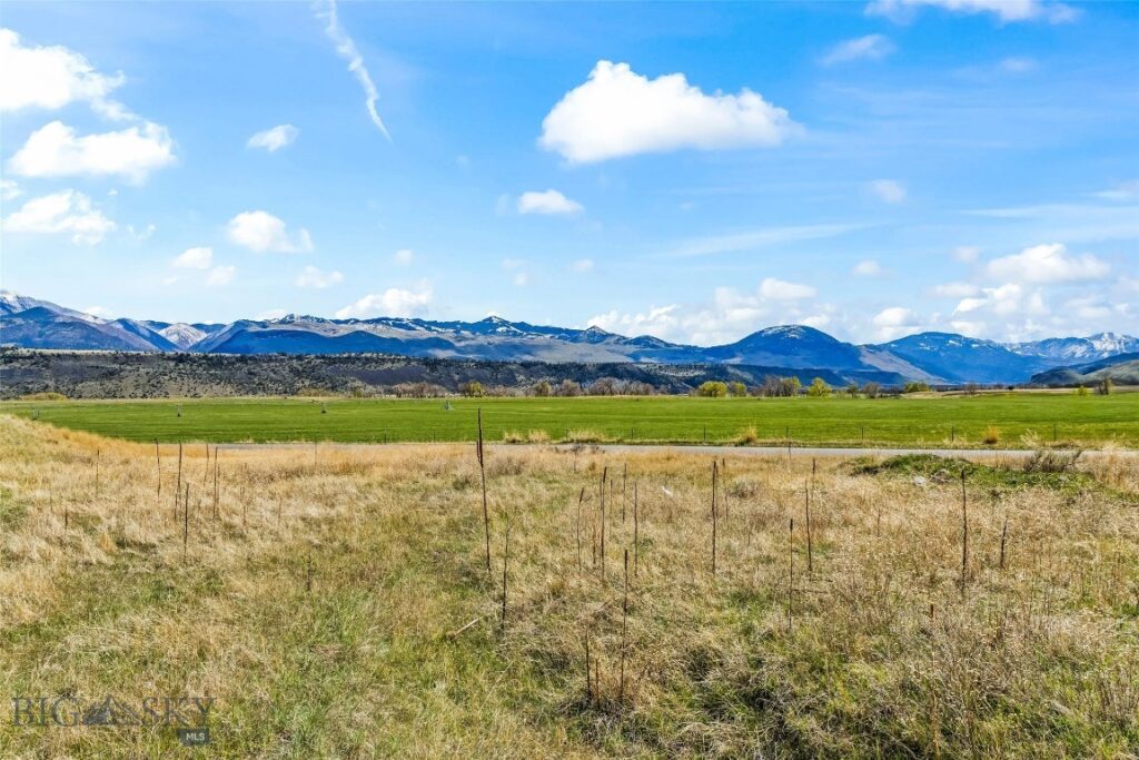 158 Dry Creek Road S, Emigrant MT 59027