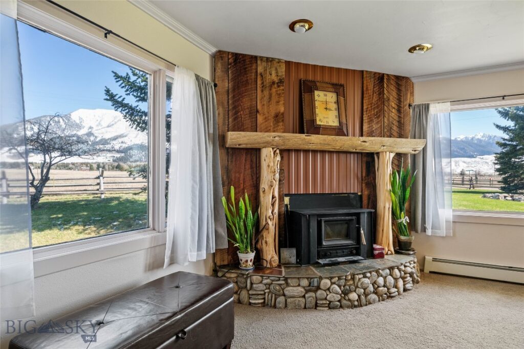 2 Jumping Rainbow Road, Livingston MT 59047
