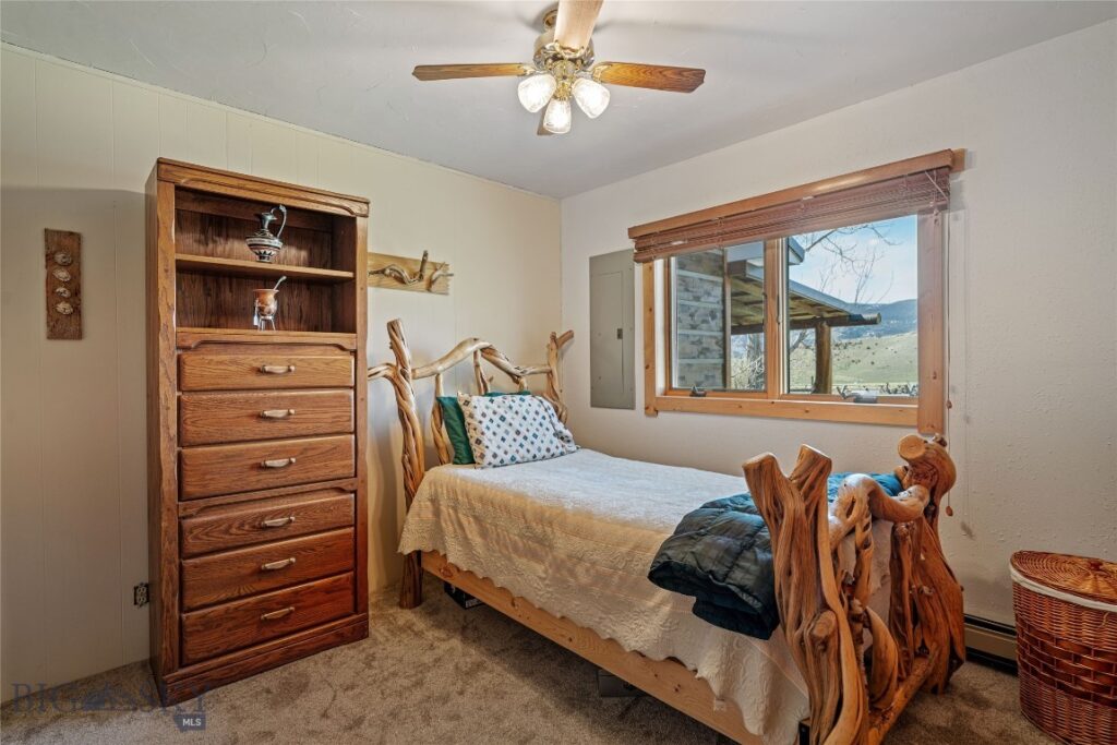 2 Jumping Rainbow Road, Livingston MT 59047