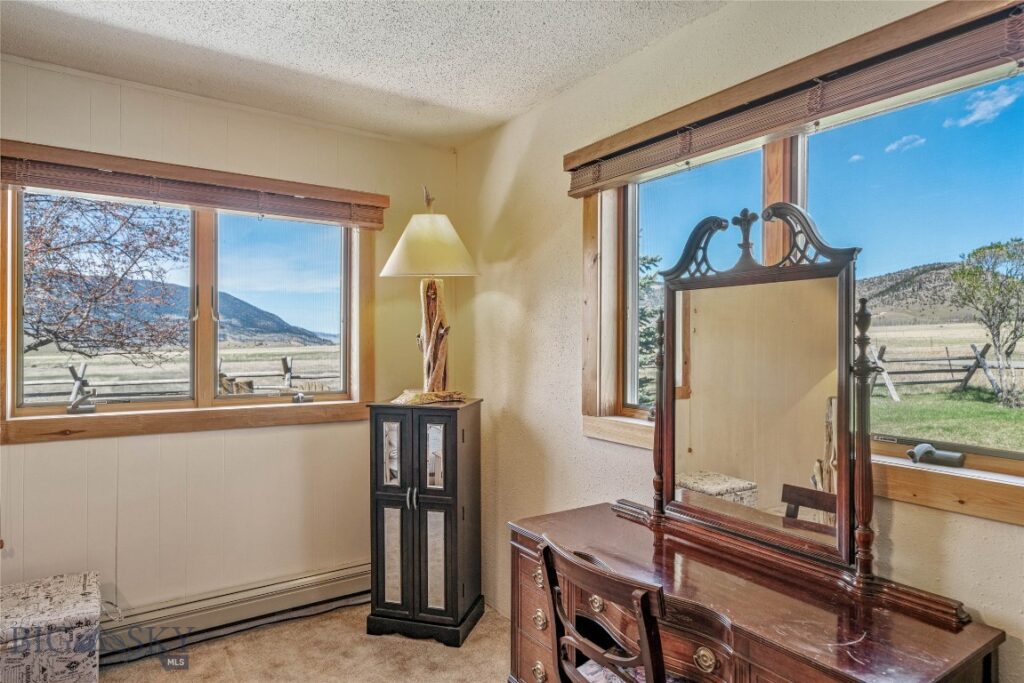 2 Jumping Rainbow Road, Livingston MT 59047