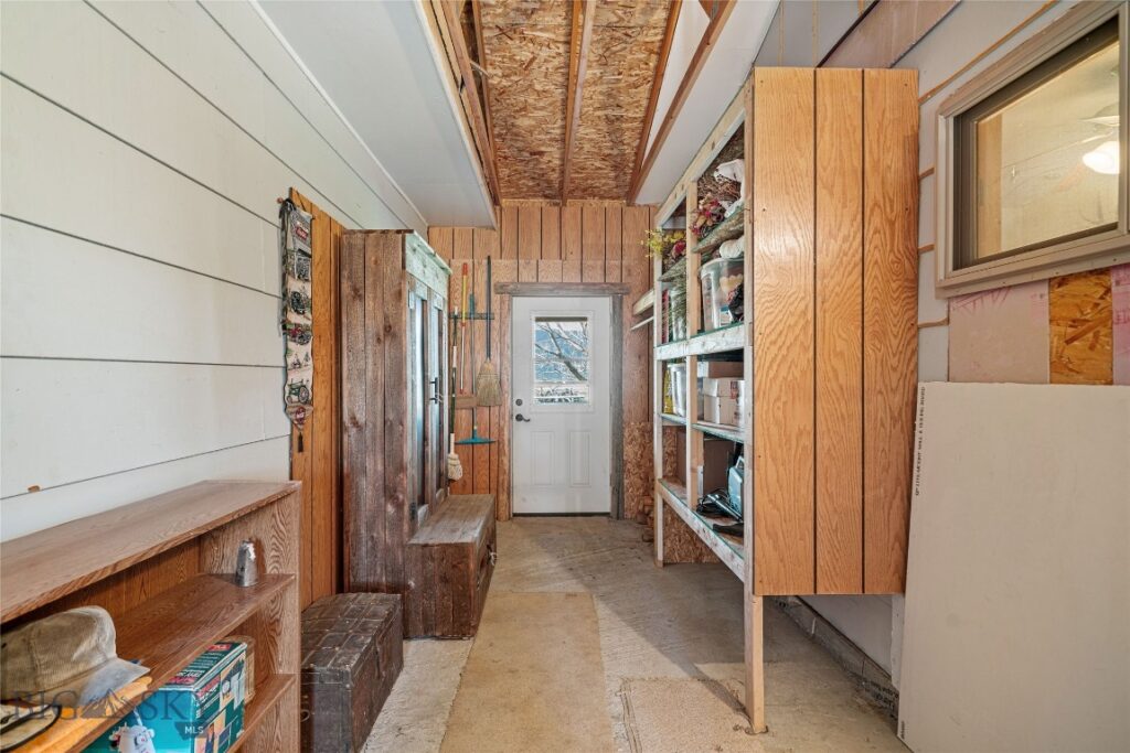2 Jumping Rainbow Road, Livingston MT 59047