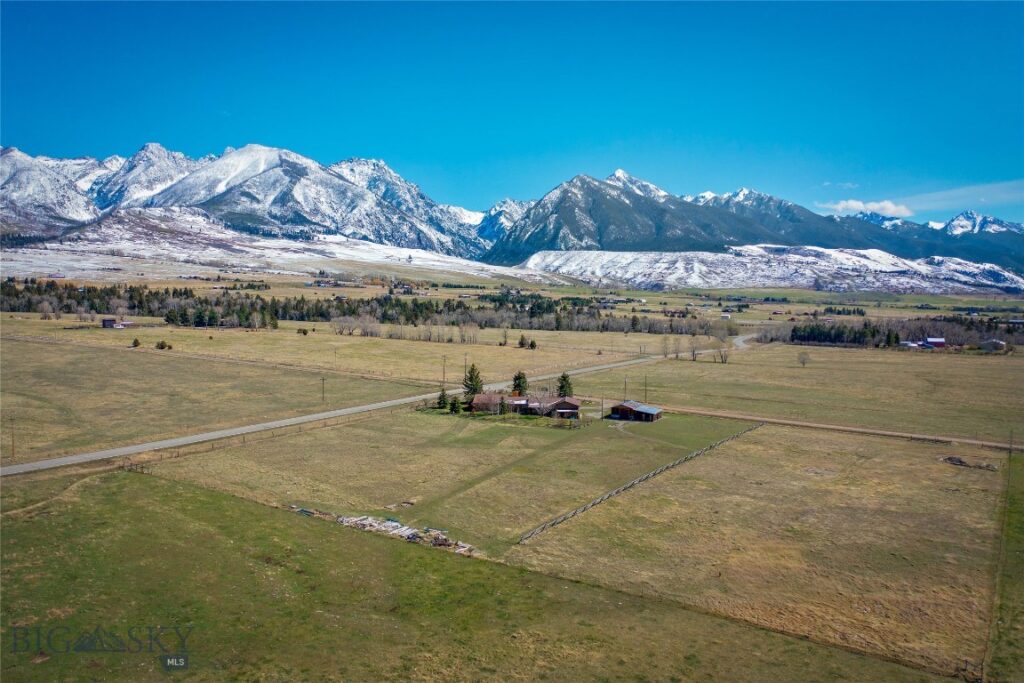2 Jumping Rainbow Road, Livingston MT 59047
