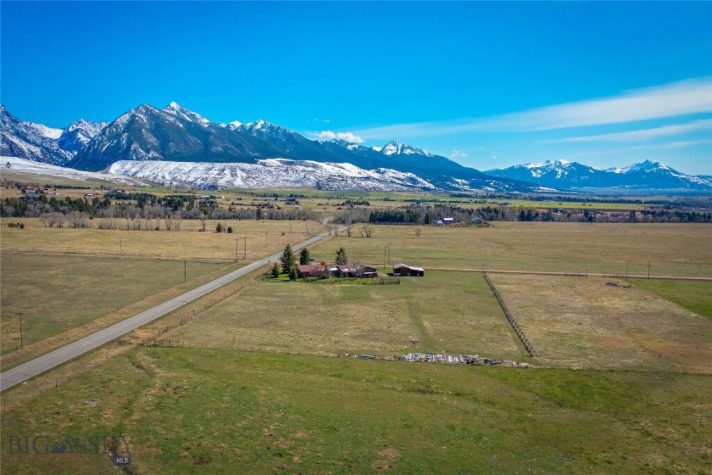 2 Jumping Rainbow Road, Livingston MT 59047