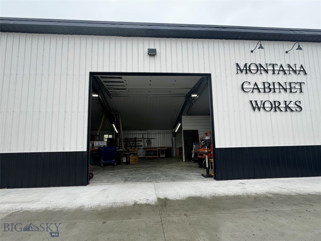 3445 N HWY 91, Dillon MT 59725