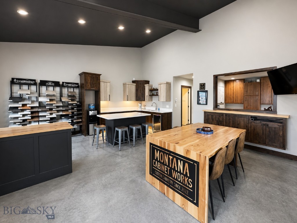3445 N HWY 91, Dillon MT 59725