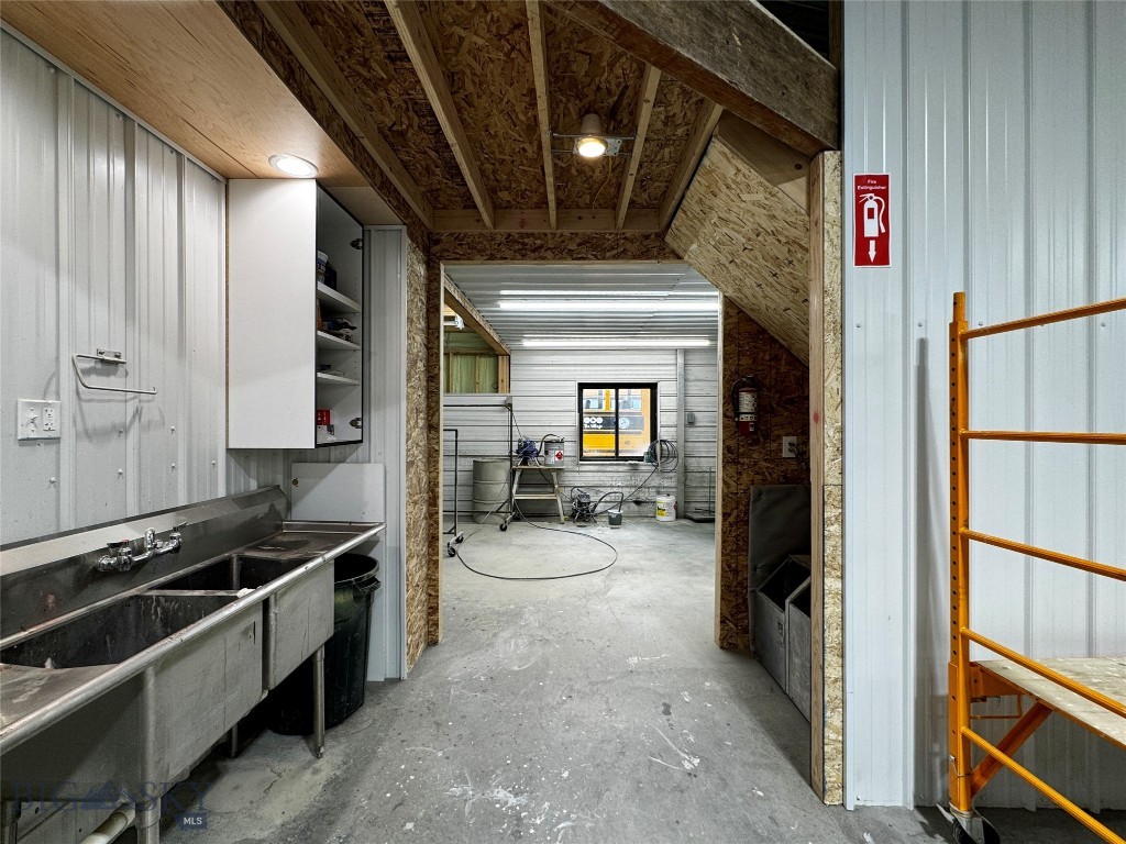 3445 N HWY 91, Dillon MT 59725