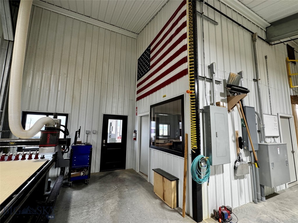 3445 N HWY 91, Dillon MT 59725