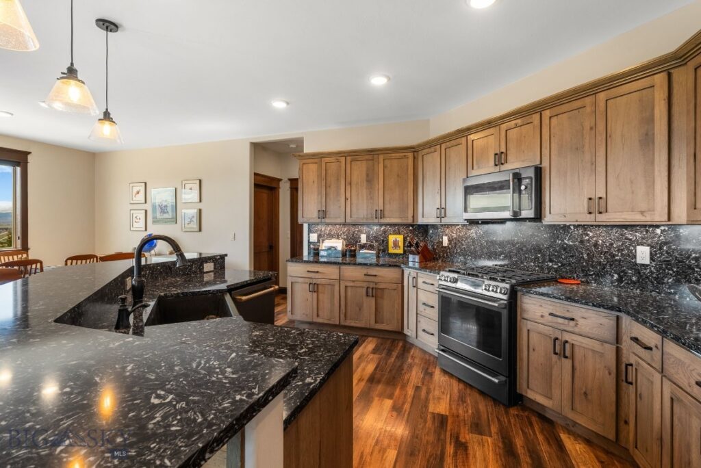 100 Saddle Ridge, Manhattan MT 59741