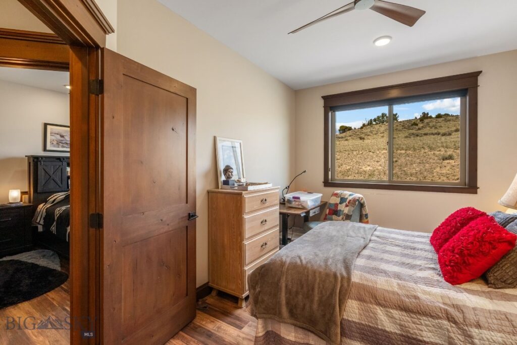 100 Saddle Ridge, Manhattan MT 59741