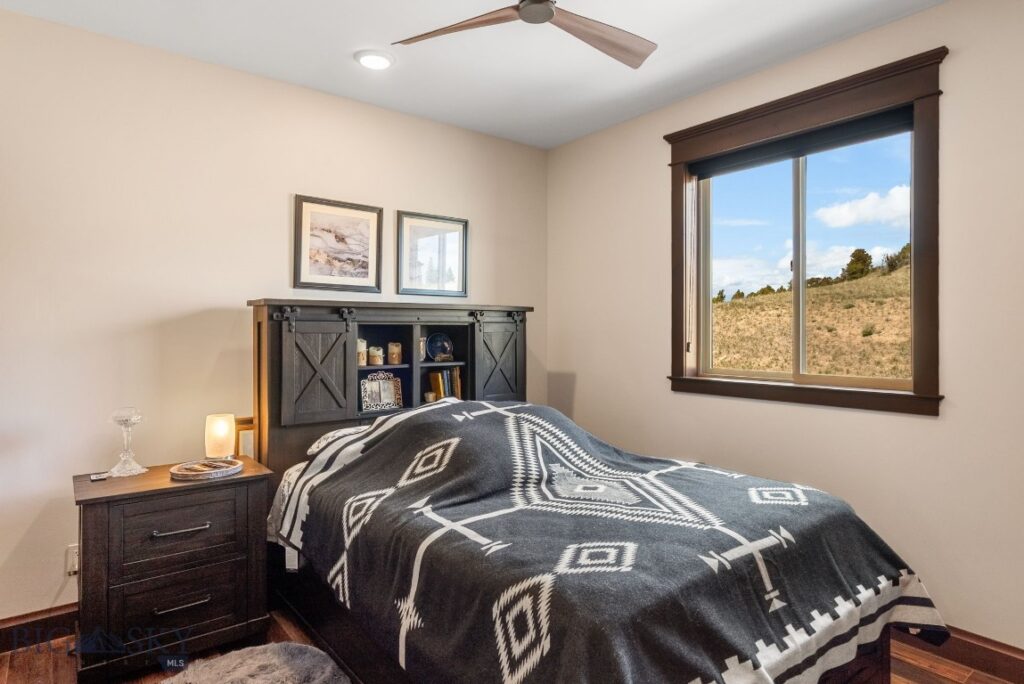 100 Saddle Ridge, Manhattan MT 59741