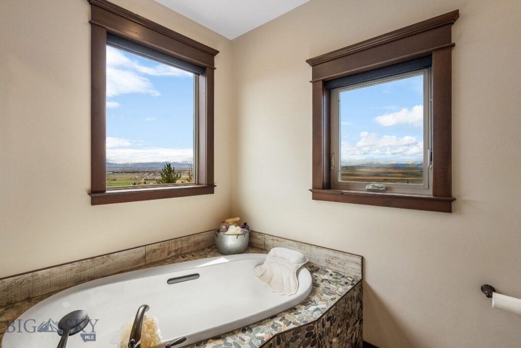 100 Saddle Ridge, Manhattan MT 59741