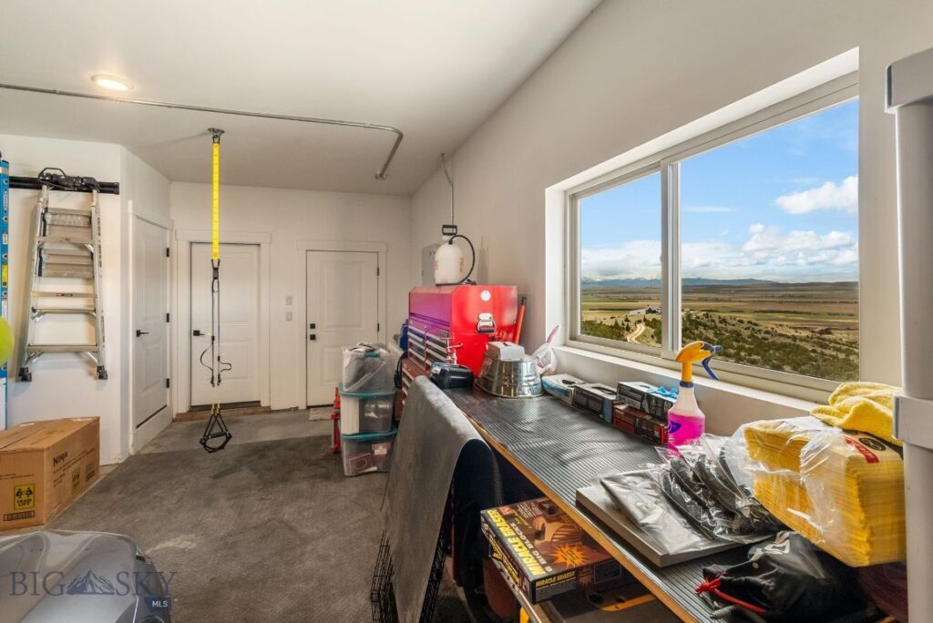 100 Saddle Ridge, Manhattan MT 59741