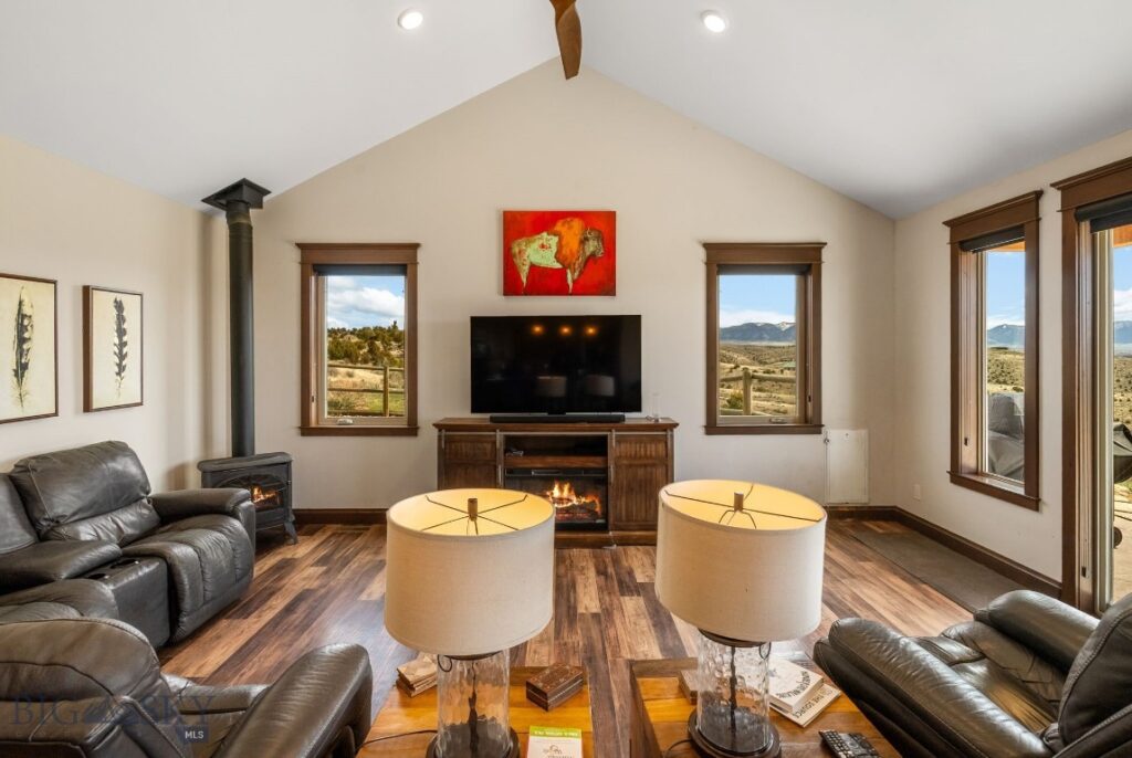 100 Saddle Ridge, Manhattan MT 59741
