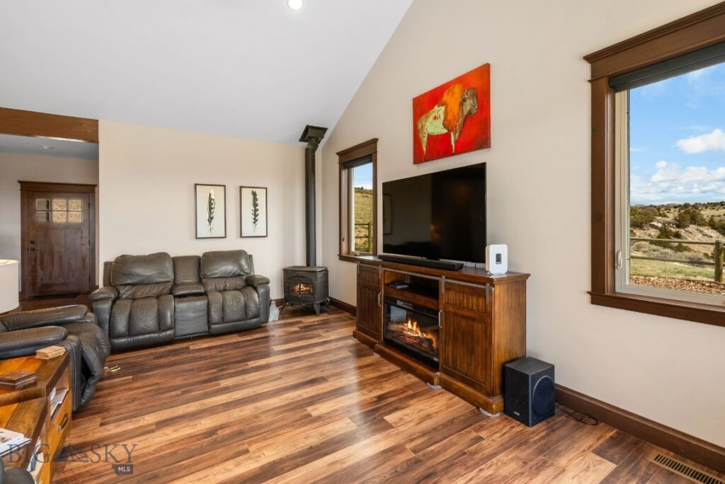 100 Saddle Ridge, Manhattan MT 59741
