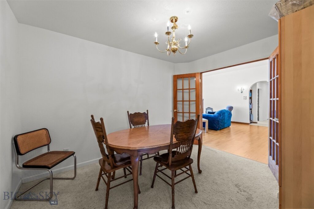 6 Rock View Lane, Emigrant MT 59027