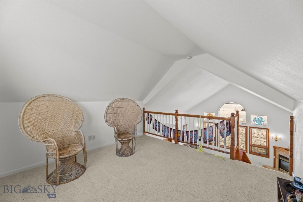 6 Rock View Lane, Emigrant MT 59027