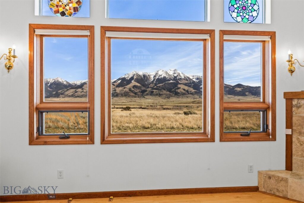 6 Rock View Lane, Emigrant MT 59027