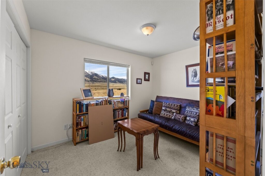 6 Rock View Lane, Emigrant MT 59027