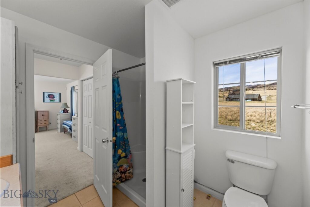 6 Rock View Lane, Emigrant MT 59027