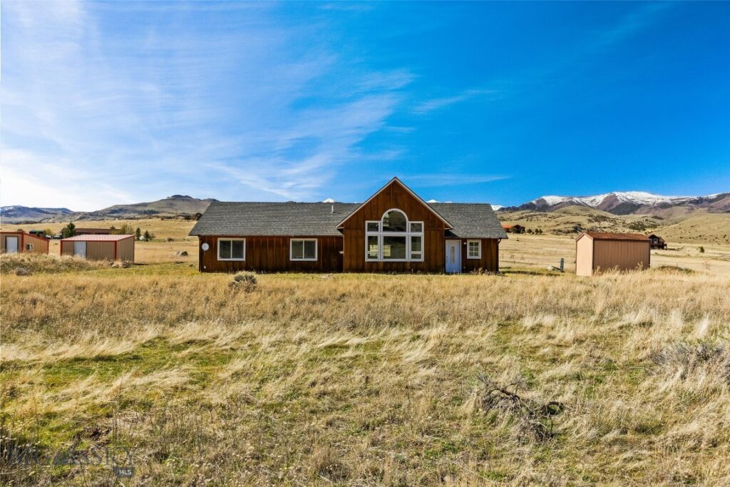 6 Rock View Lane, Emigrant MT 59027
