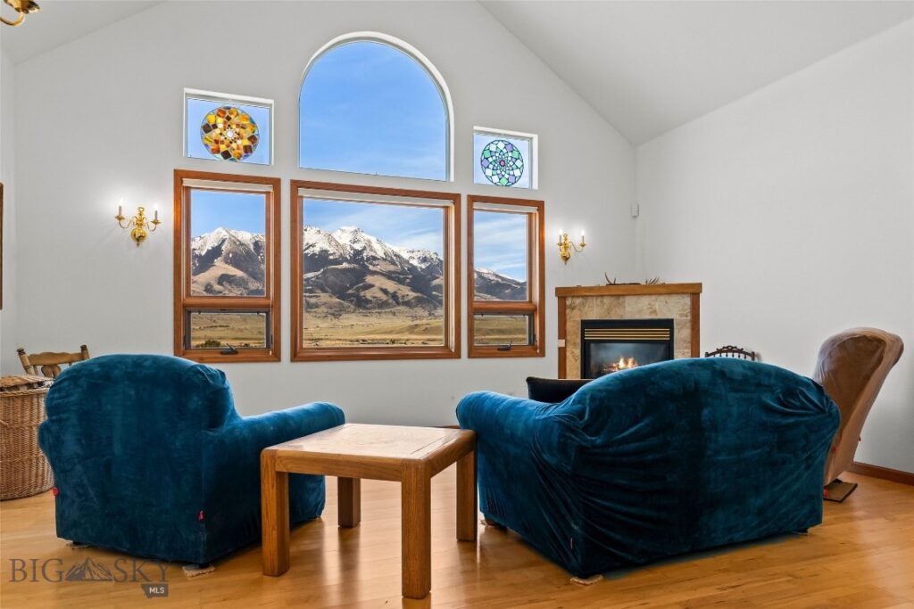 6 Rock View Lane, Emigrant MT 59027