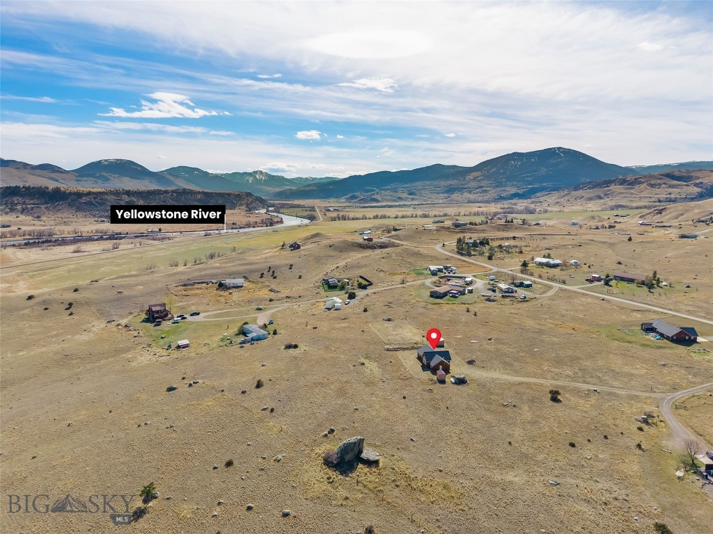 6 Rock View Lane, Emigrant MT 59027