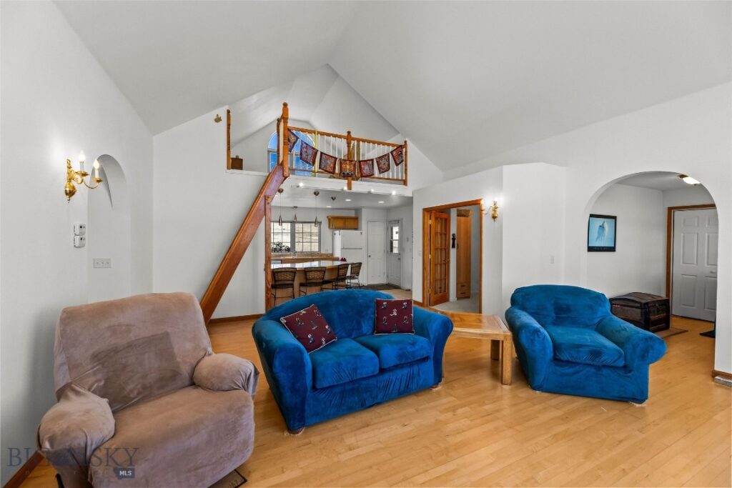 6 Rock View Lane, Emigrant MT 59027
