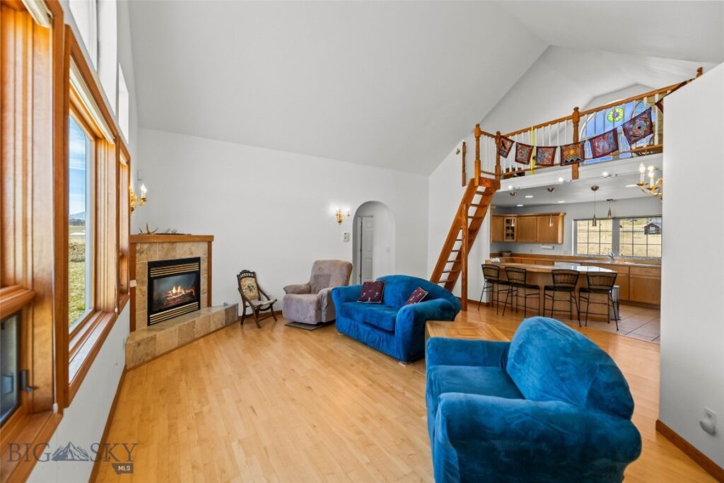 6 Rock View Lane, Emigrant MT 59027