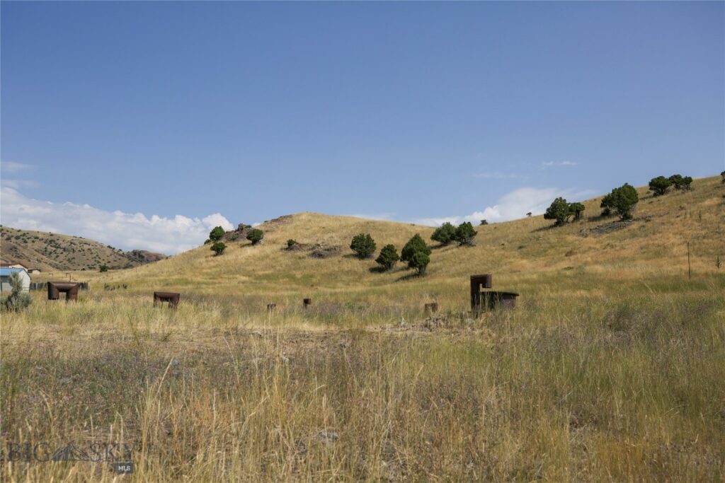7 Aquila Lane, Emigrant MT 59027