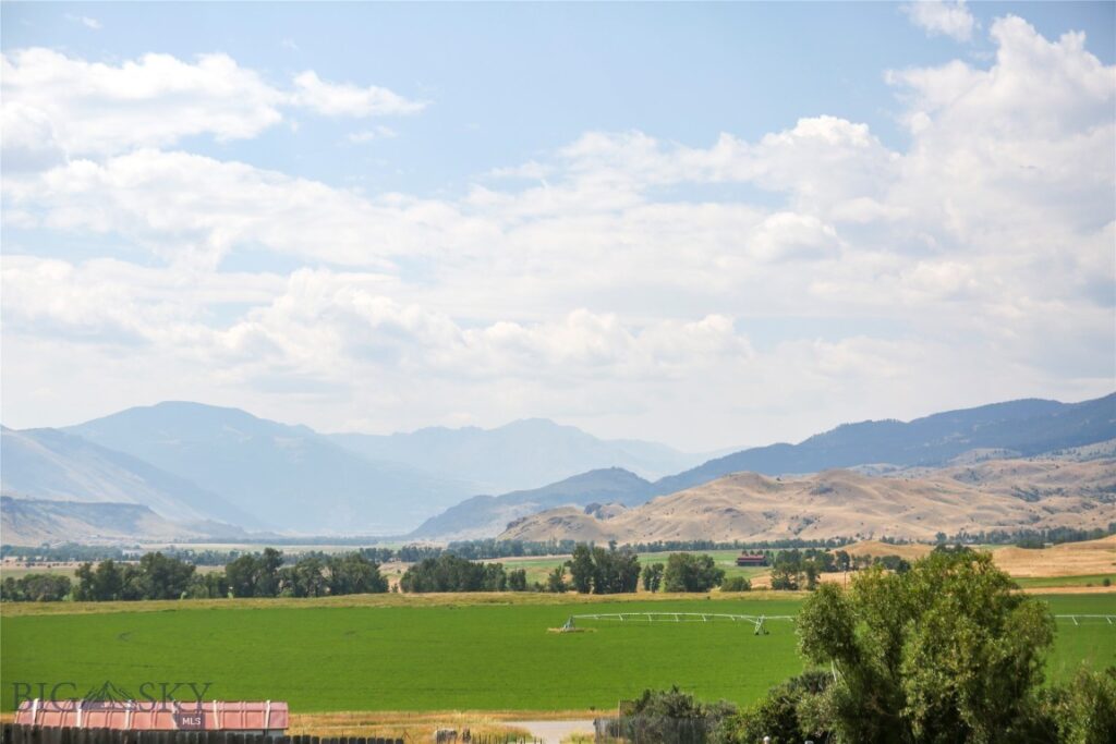 7 Aquila Lane, Emigrant MT 59027