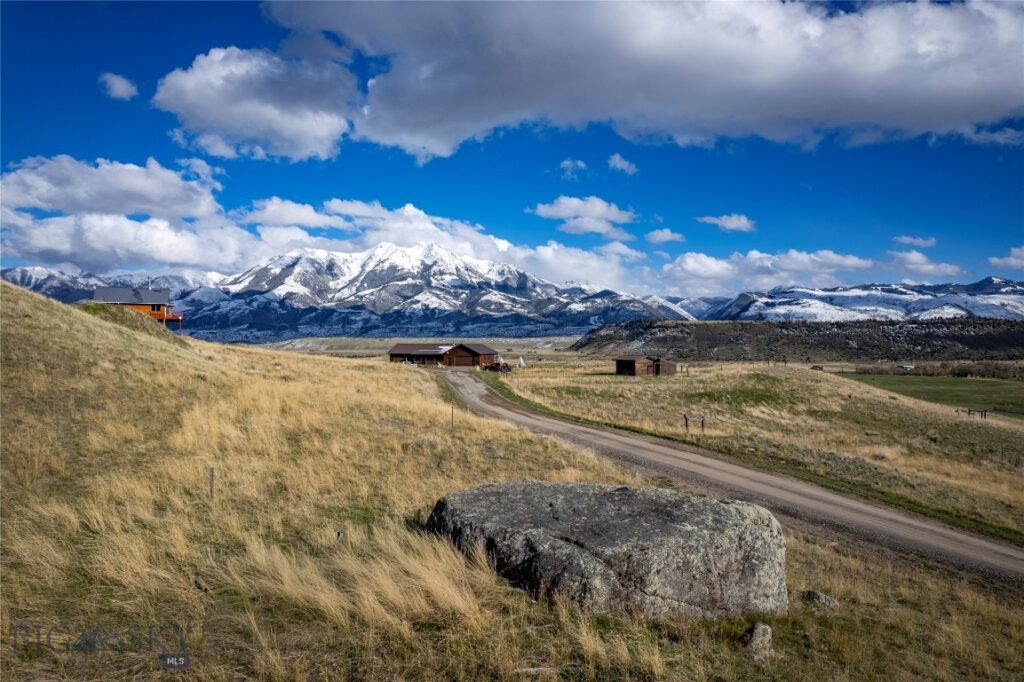 7 Aquila Lane, Emigrant MT 59027