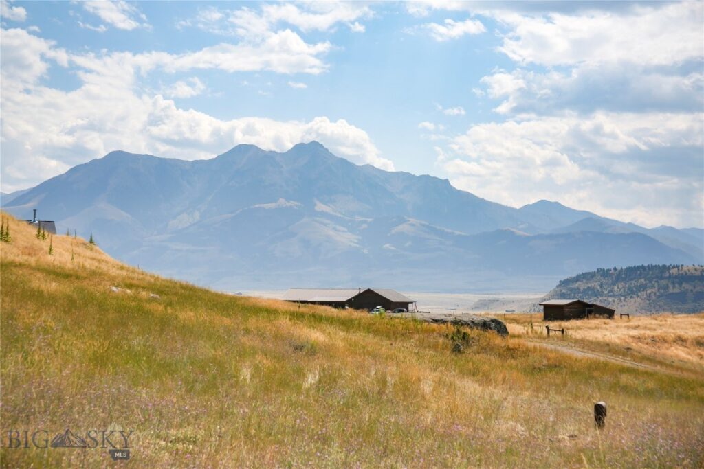 7 Aquila Lane, Emigrant MT 59027