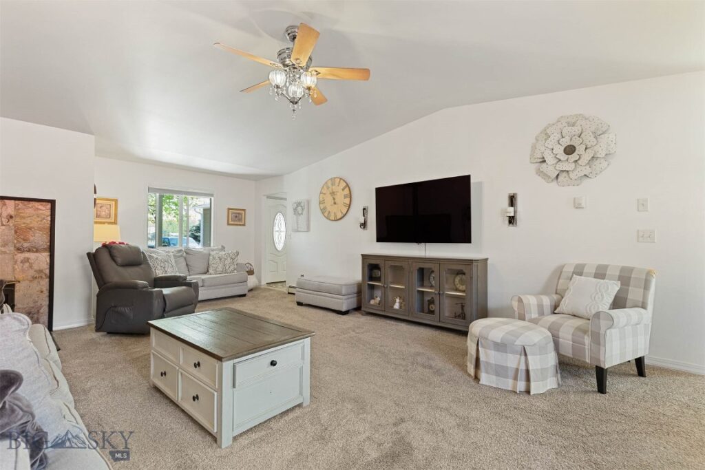 75 Flys Crossing Road, Manhattan MT 59741