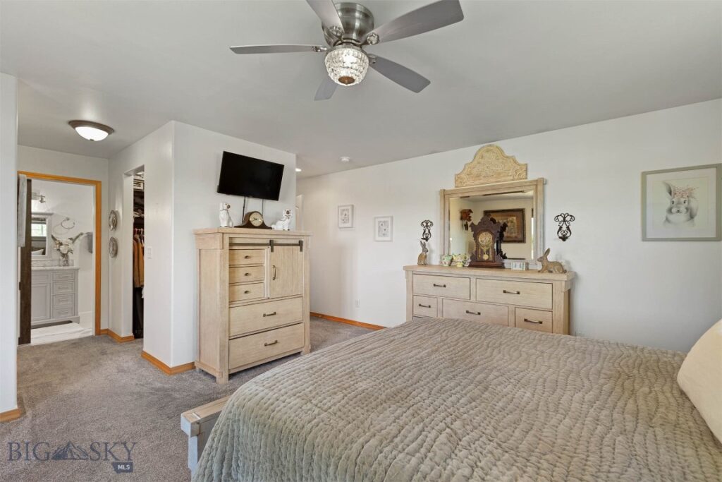 75 Flys Crossing Road, Manhattan MT 59741