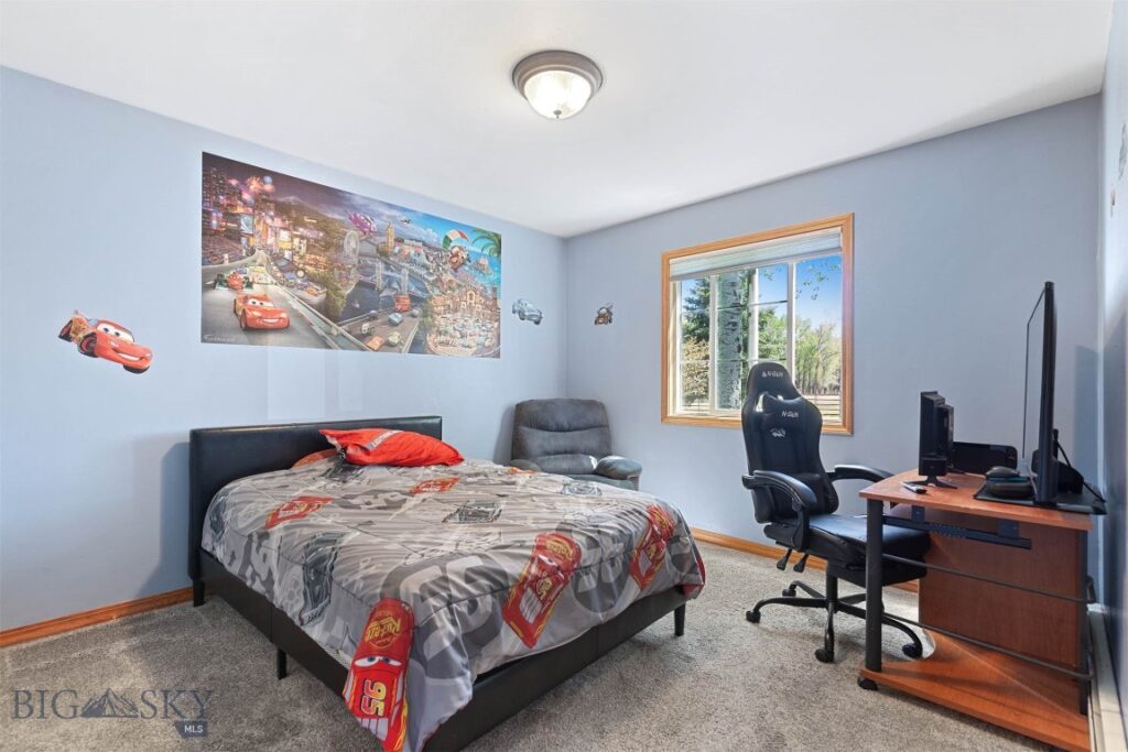 75 Flys Crossing Road, Manhattan MT 59741