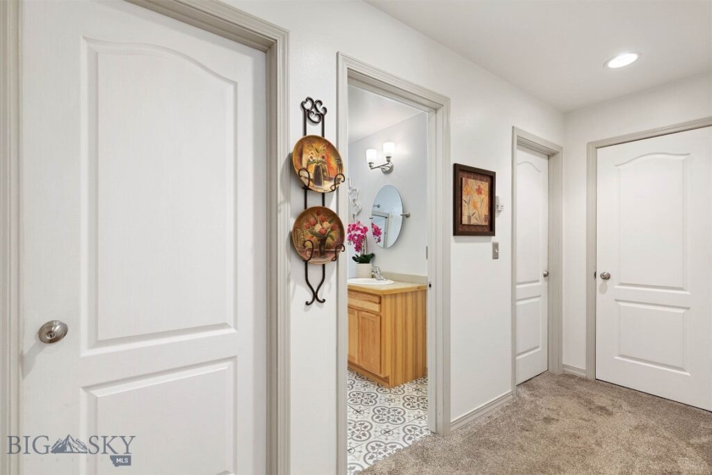 75 Flys Crossing Road, Manhattan MT 59741
