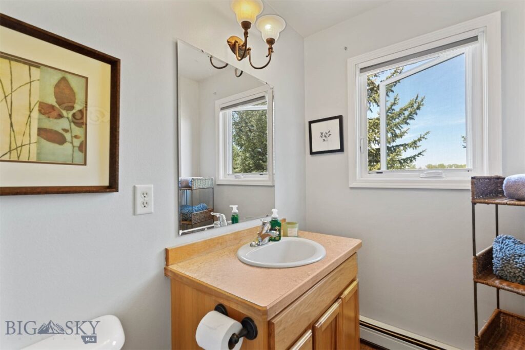 75 Flys Crossing Road, Manhattan MT 59741