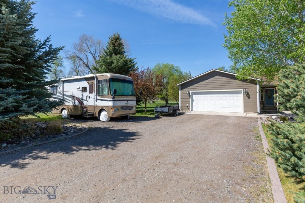 75 Flys Crossing Road, Manhattan MT 59741