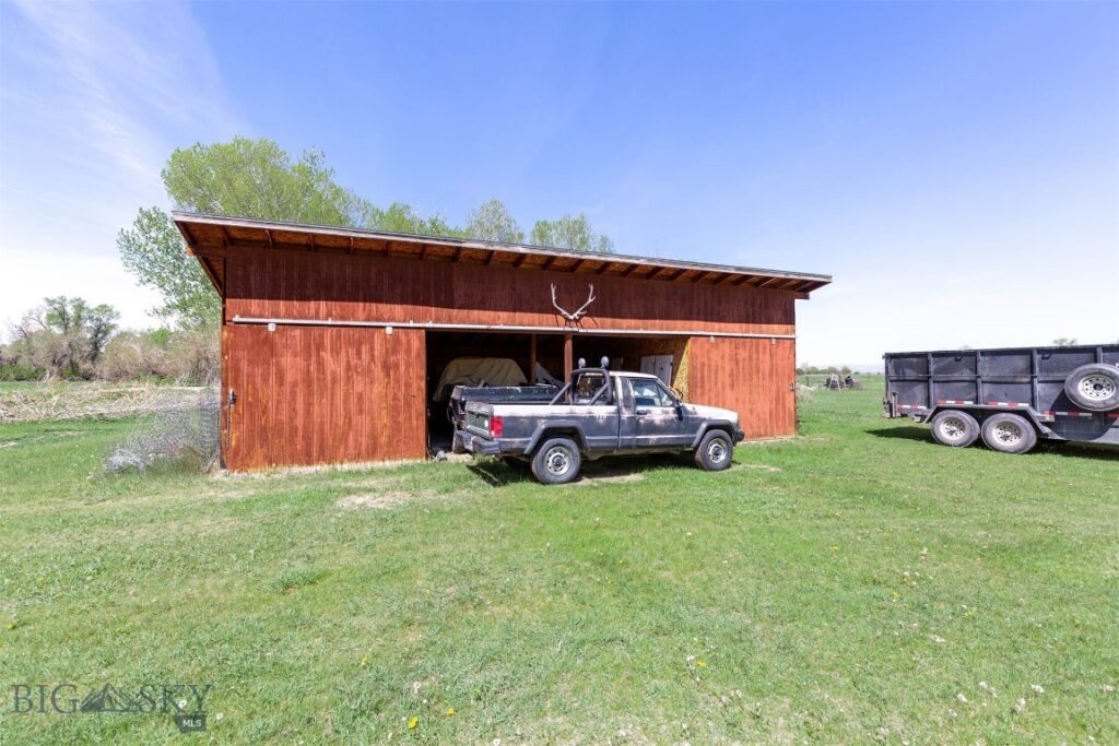 75 Flys Crossing Road, Manhattan MT 59741