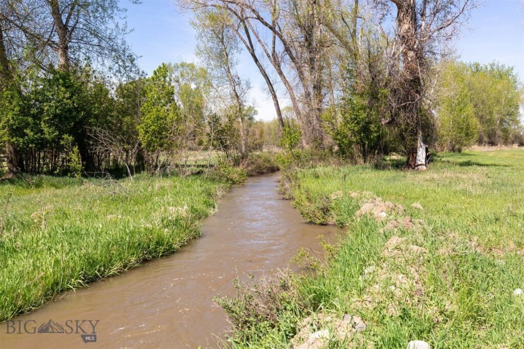 75 Flys Crossing Road, Manhattan MT 59741