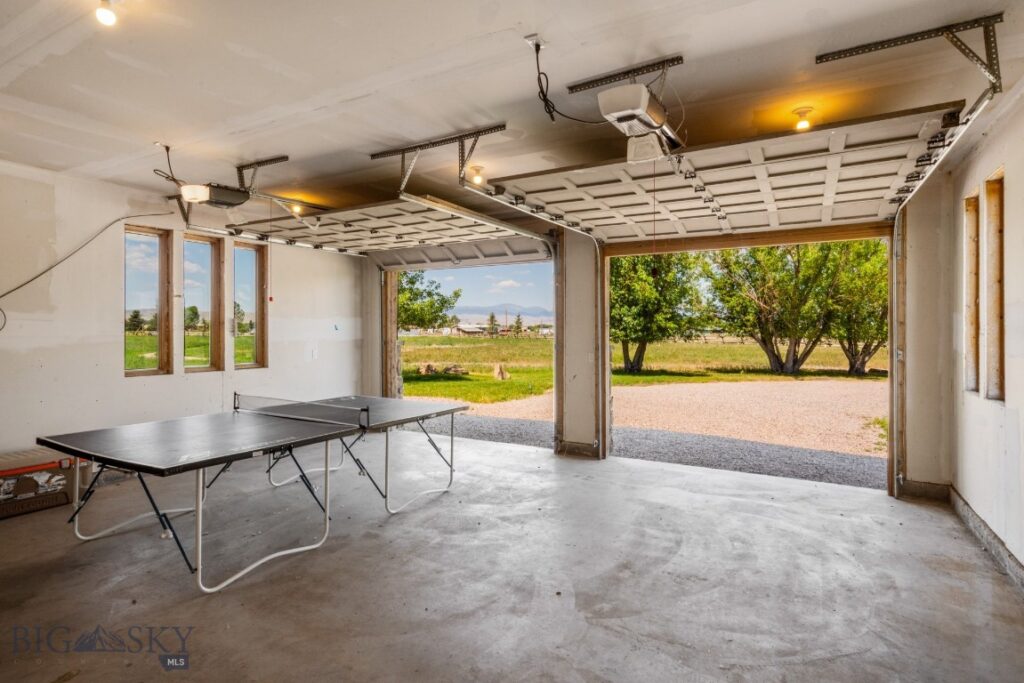 1872 Webster Lane, Dillon MT 59725