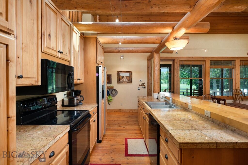 359 Waterloo Road, Whitehall MT 59759