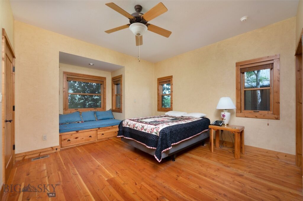 359 Waterloo Road, Whitehall MT 59759