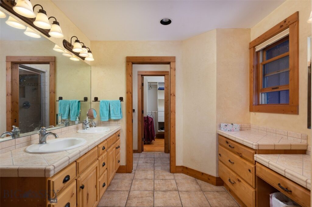 359 Waterloo Road, Whitehall MT 59759