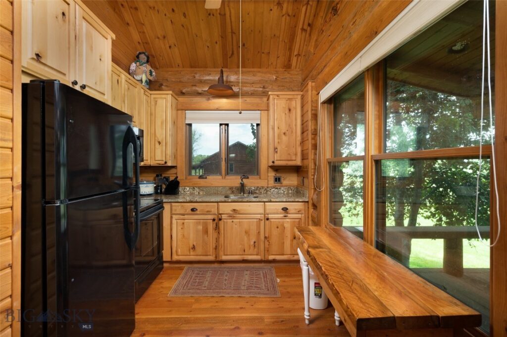 359 Waterloo Road, Whitehall MT 59759